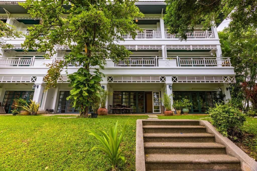 4 Bedroom Townhouse In Great Location! หัวหิน ภายนอก รูปภาพ