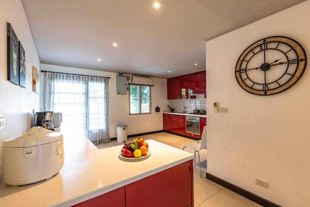 4 Bedroom Townhouse In Great Location! หัวหิน ภายนอก รูปภาพ