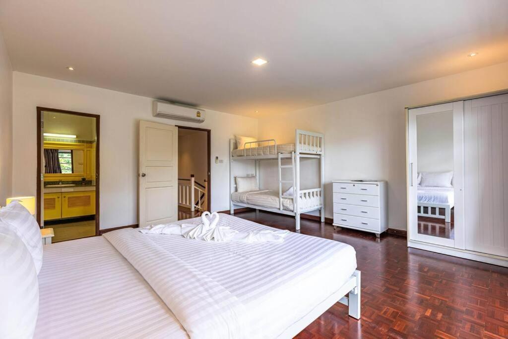 4 Bedroom Townhouse In Great Location! หัวหิน ภายนอก รูปภาพ