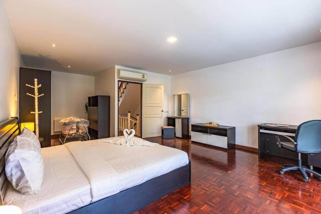 4 Bedroom Townhouse In Great Location! หัวหิน ภายนอก รูปภาพ