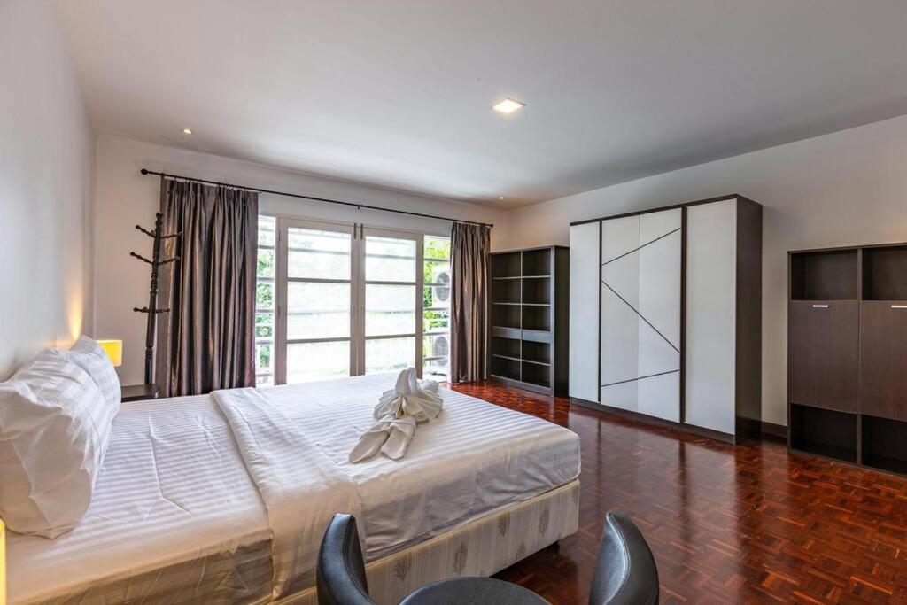 4 Bedroom Townhouse In Great Location! หัวหิน ภายนอก รูปภาพ