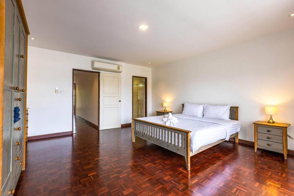 4 Bedroom Townhouse In Great Location! หัวหิน ภายนอก รูปภาพ