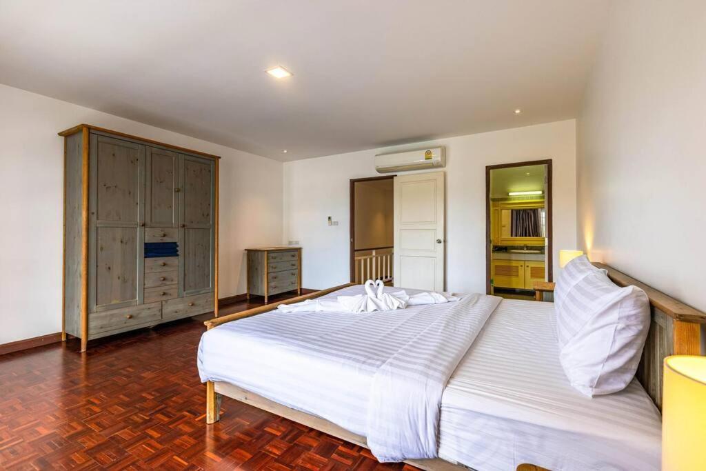 4 Bedroom Townhouse In Great Location! หัวหิน ภายนอก รูปภาพ