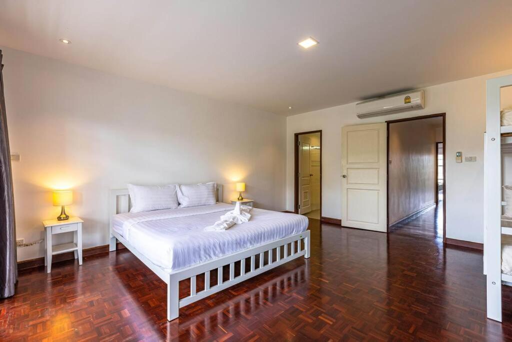 4 Bedroom Townhouse In Great Location! หัวหิน ภายนอก รูปภาพ