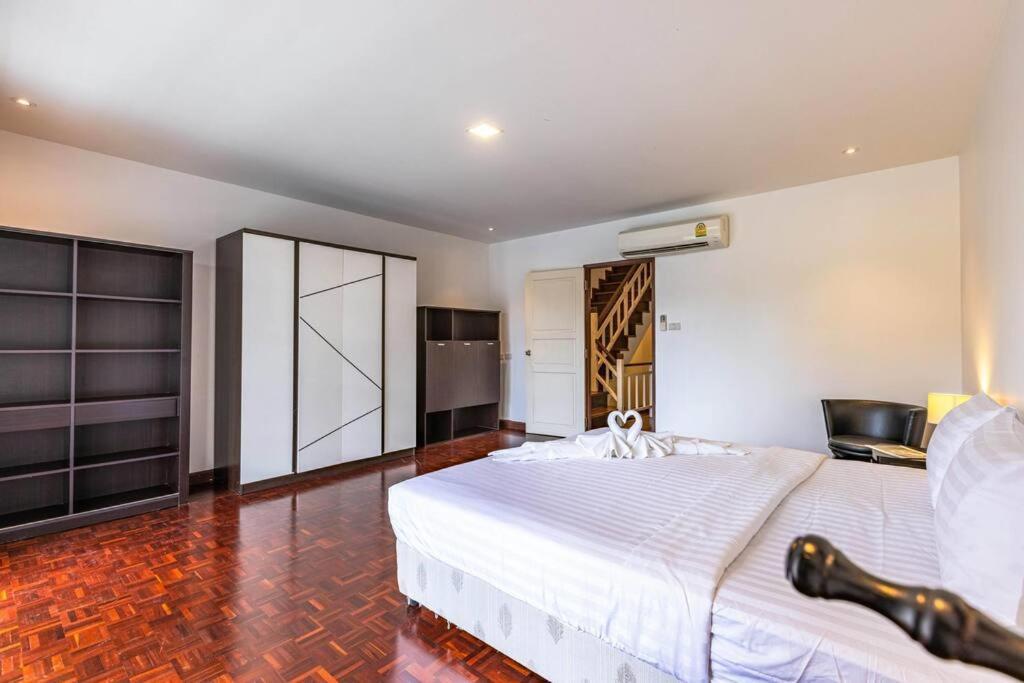 4 Bedroom Townhouse In Great Location! หัวหิน ภายนอก รูปภาพ