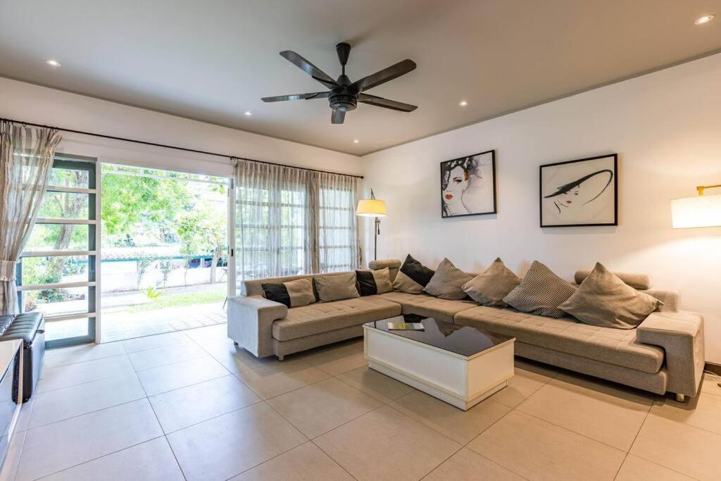 4 Bedroom Townhouse In Great Location! หัวหิน ภายนอก รูปภาพ